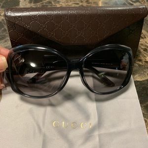 GUCCI sunglasses